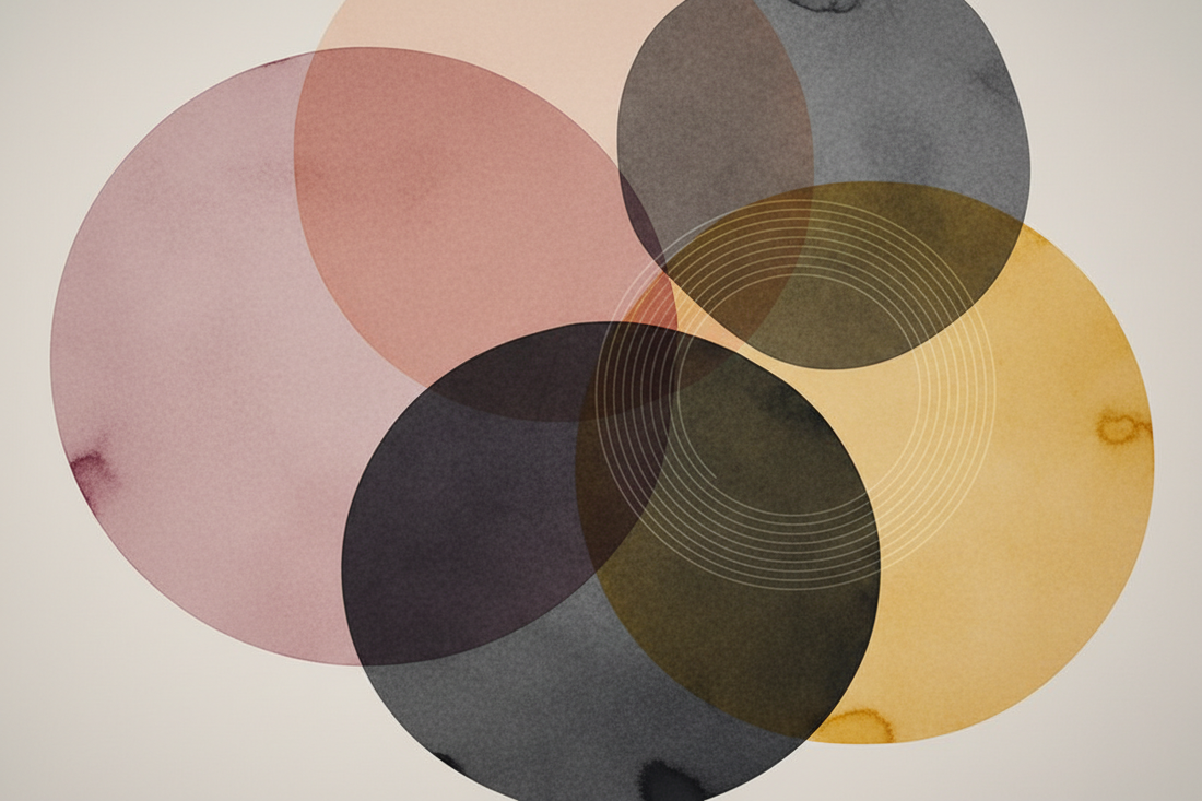 Composición abstracta con formas circulares concéntricas en tonos gris y blanco, evocando quietud y meditación para guía de zafu