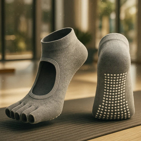 Detalle suela silicona calcetines yoga pilates mujer empeine abierto sin dedos gris – Portalyoga Chile