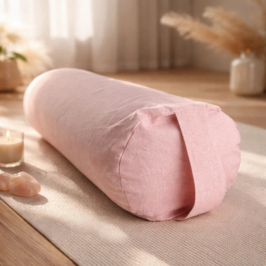 Bolster de yoga profesional rosado para soporte lumbar y apertura de pecho.