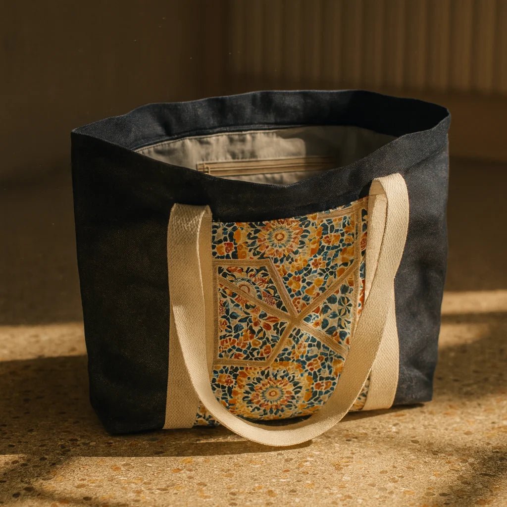Bolso de yoga de lona para mats gruesos y accesorios de práctica.
